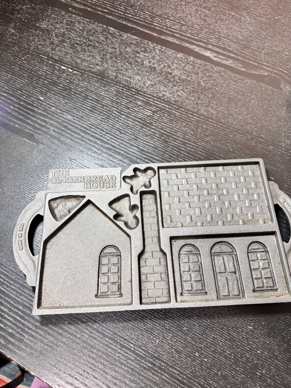 John Wright Co 1985 Cast Iron The Gingerbread House Mold Double Sided 13.5 in